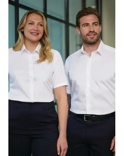 Men's Shirts Brook Taverner Stintino Classic Fit Non-Iron Shirt £17.00