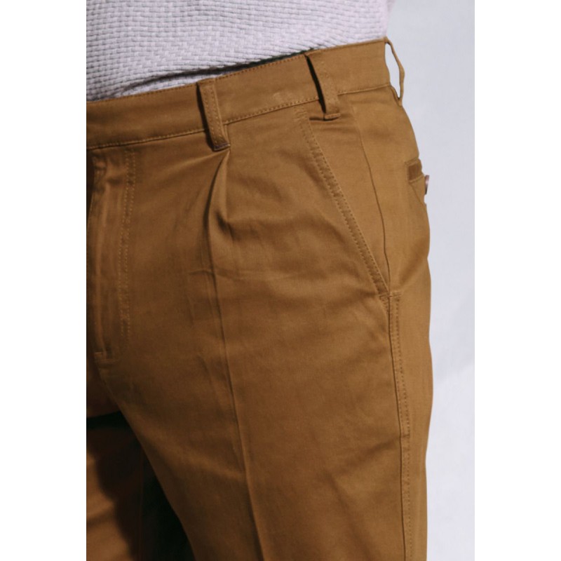 Fit Trousers Brook Taverner Regular Fit Brennan Mocha Single Pleat Textured Cotton Stretch Chinos £54.00