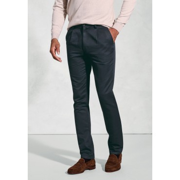 Belts Brook Taverner Tailored Fit Penn Navy Single Pleat Tapered-Leg Linen Cotton Trousers £62.00